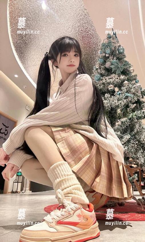 Kitkat Cosplay 尽享Kitkat Cosplay睡衣全集,原图揭示她的舒适休闲时光